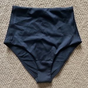 Left on Friday high tide bottom. Black size Medium